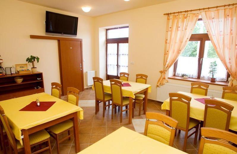 Pension Smetanuv Statek Hradec Kralove Exterior photo