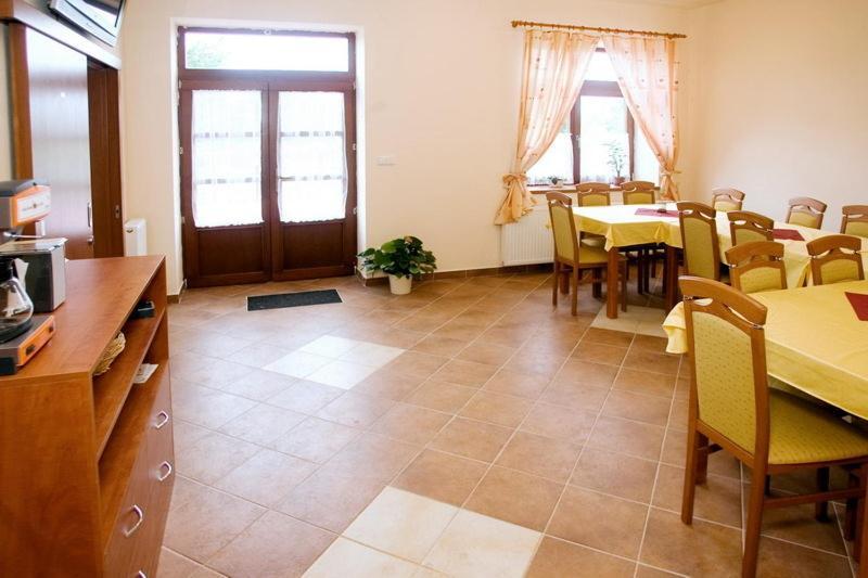 Pension Smetanuv Statek Hradec Kralove Exterior photo